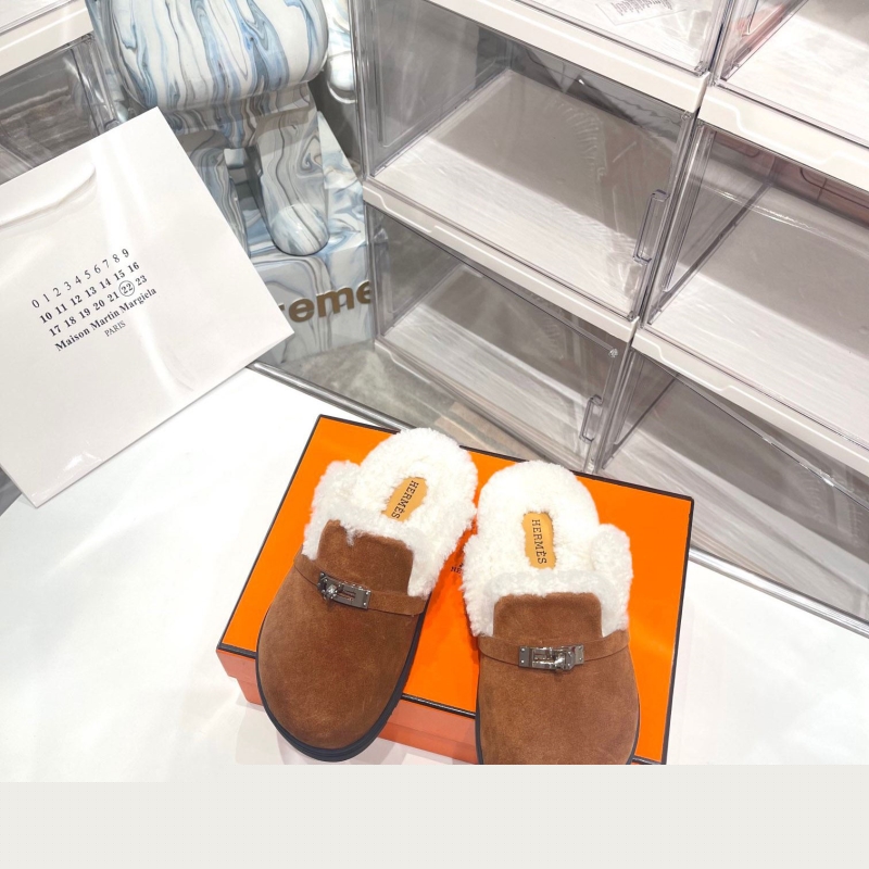 H**mes slippers